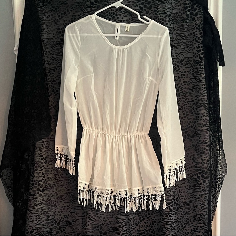 NWOT Woman’s size small coverup $9